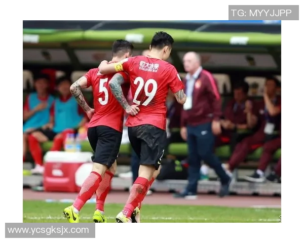 广东恒大与上海上港的巅峰对决谁将赢得这场激烈的较量 广东恒大与上海上港的巅峰对决谁将赢得这场激烈的较量